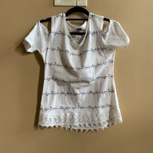 Cold shoulder top with crochet hem